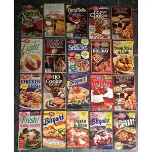 Lot of 20 Betty Crocker Paperback Cookbooks Magazines Bisquick Cookies Holiday